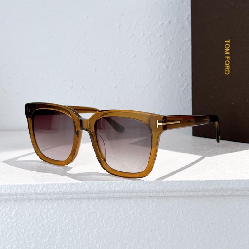 TOM FORD